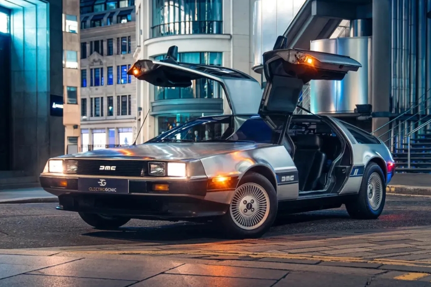 DeLorean DMC-12